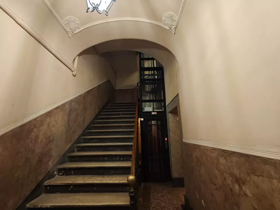 Immagine 4 di Cantina in vendita  in Via Santo Stefano a Bologna