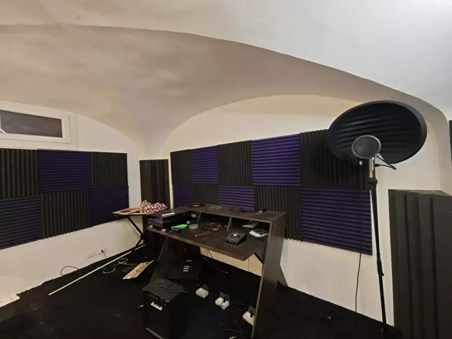 Immagine 10 di Cantina in vendita  in Via Santo Stefano a Bologna