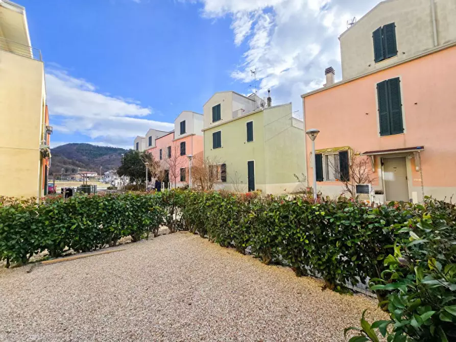 Immagine 19 di Villetta a schiera in vendita  in Via della Palazzina a Urbania