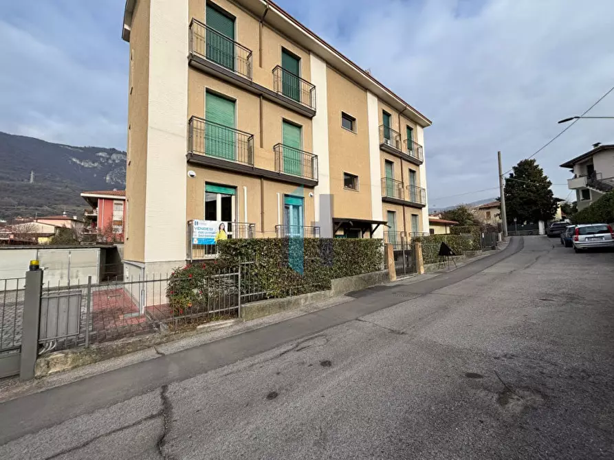Immagine 1 di Appartamento in vendita  in VIA GERONE 32 a Botticino