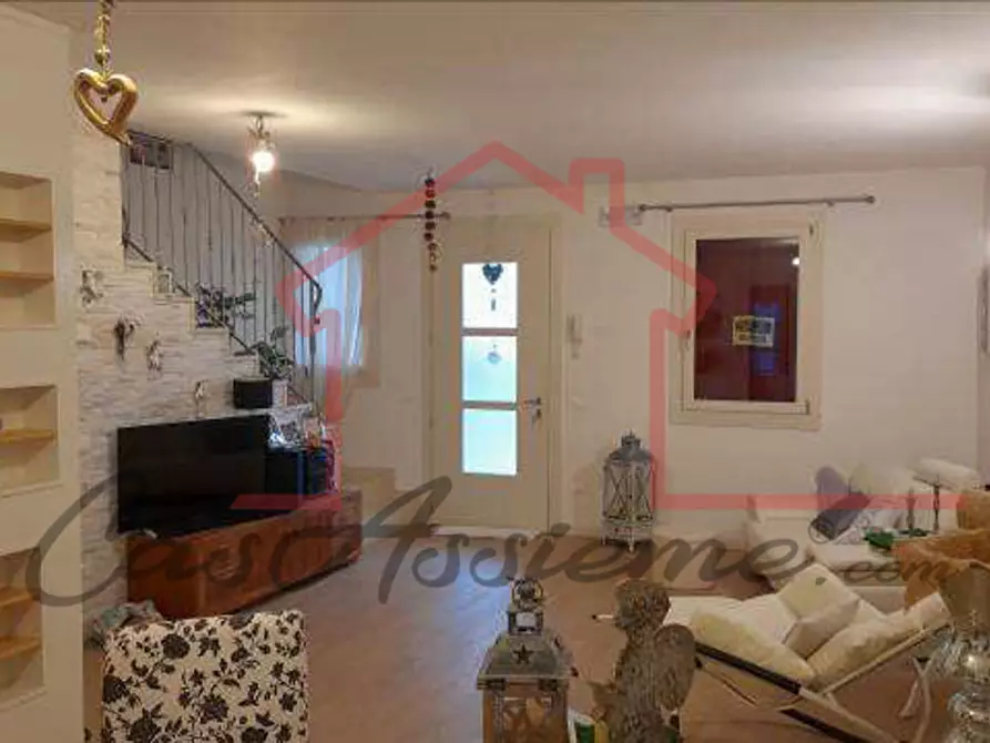 Immagine 3 di Villetta a schiera in vendita  in Via Bodi a Cassola