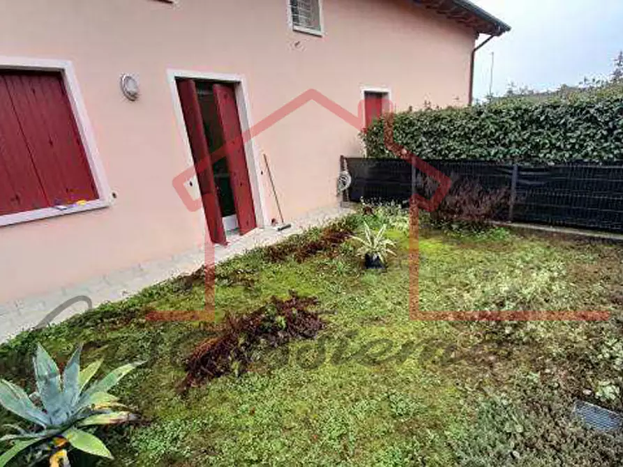 Immagine 9 di Villetta a schiera in vendita  in Via Bodi a Cassola