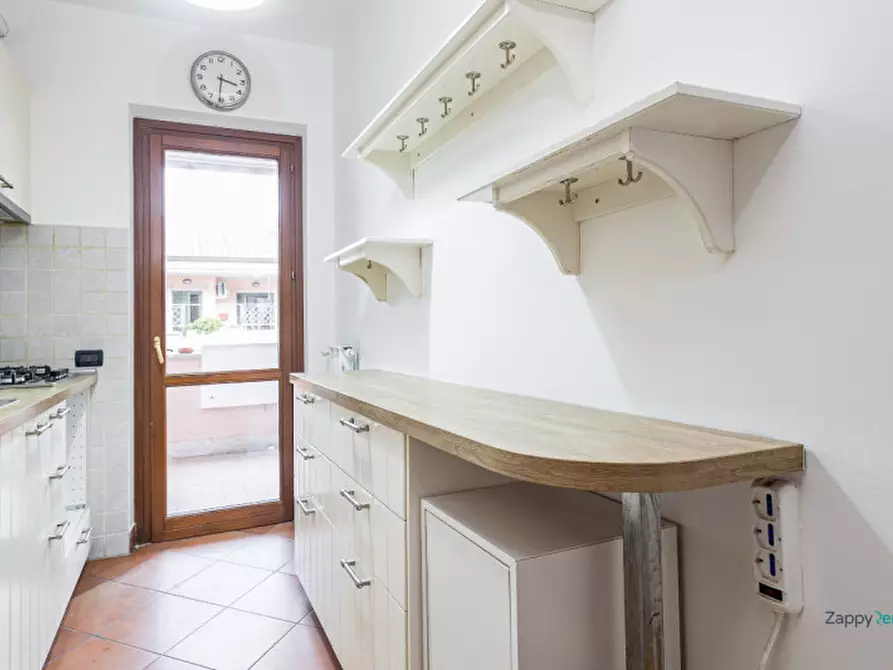 Immagine 14 di Appartamento in affitto  in Via Pomarolo a Roma