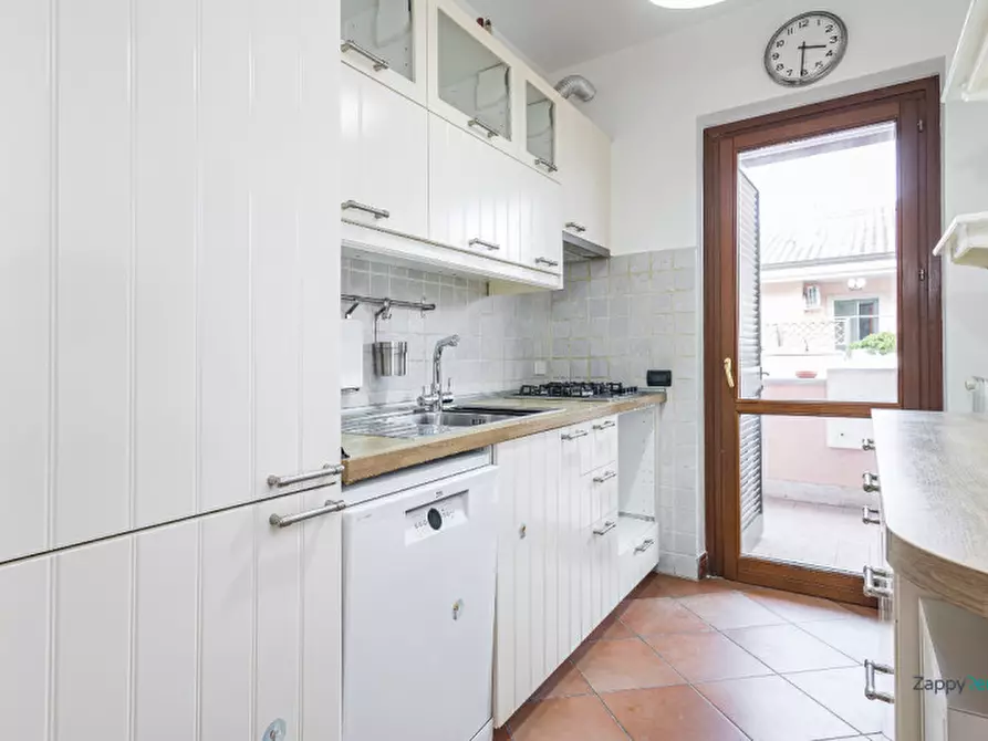 Immagine 15 di Appartamento in affitto  in Via Pomarolo a Roma