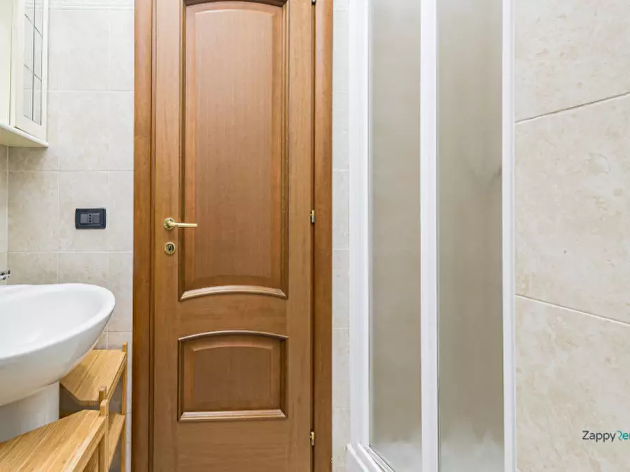 Immagine 26 di Appartamento in affitto  in Via Pomarolo a Roma