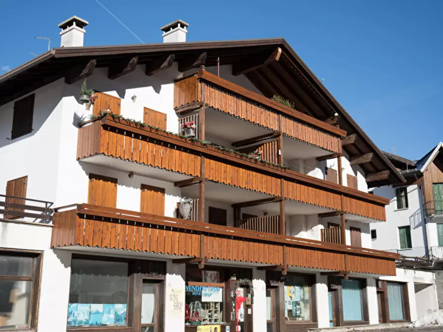 Immagine 1 di Appartamento in vendita  in via Murer a Falcade