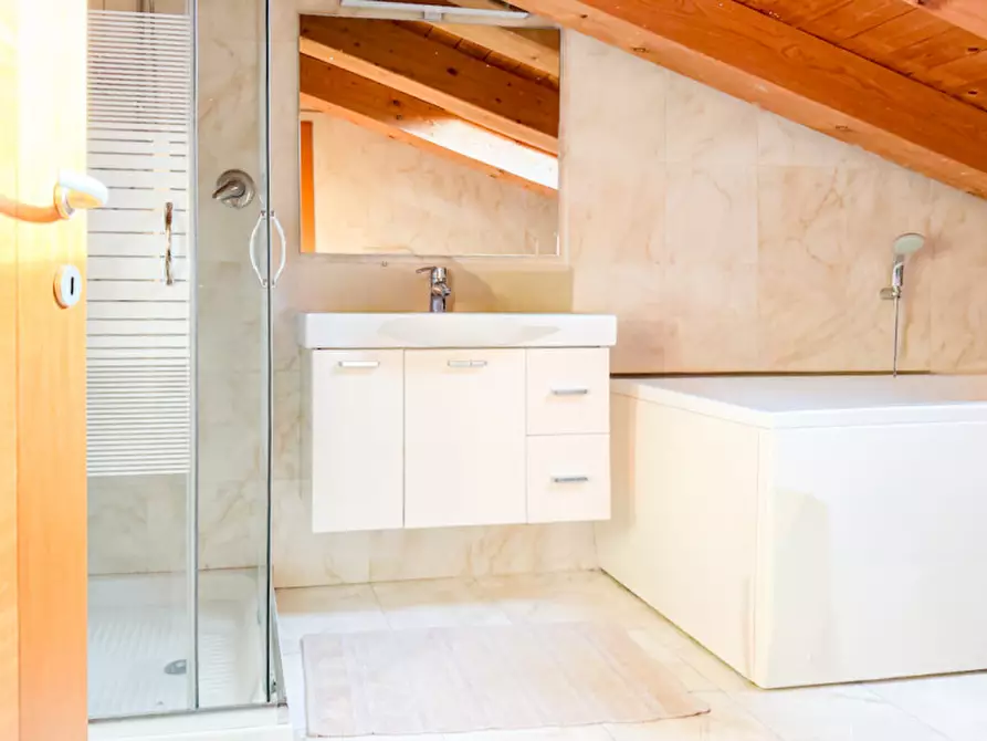 Immagine 23 di Appartamento in vendita  in Via Giorgione a Asolo