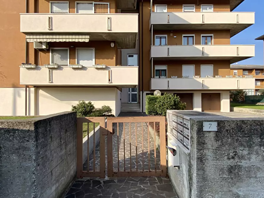 Immagine 2 di Appartamento in vendita  in Via dei Bersaglieri a Torri Di Quartesolo