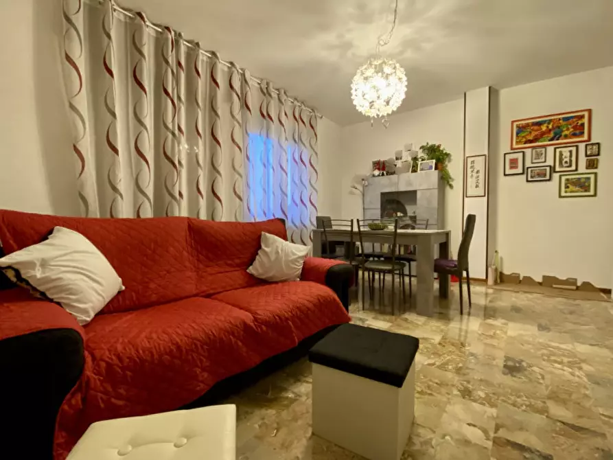 Immagine 10 di Appartamento in vendita  in Via dei Bersaglieri a Torri Di Quartesolo