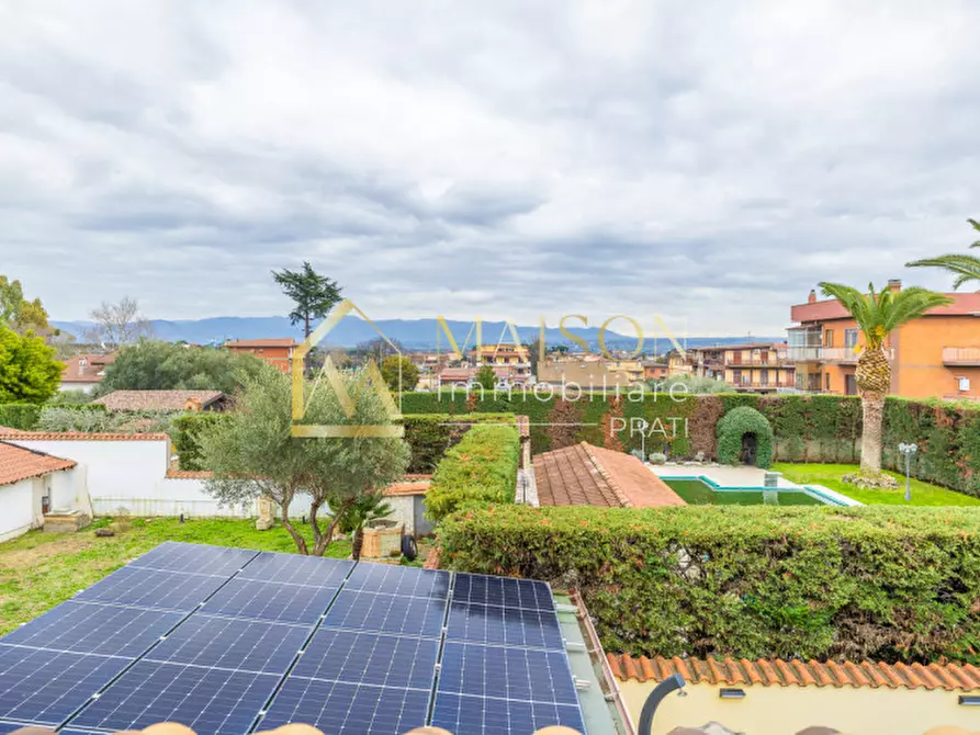 Immagine 50 di Villetta a schiera in vendita  in Via Busachi a Roma