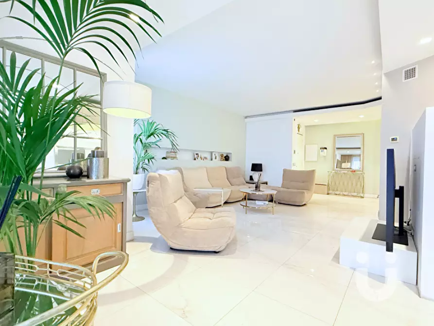 Immagine 2 di Appartamento in vendita  in Via Elio Vittorini a Roma