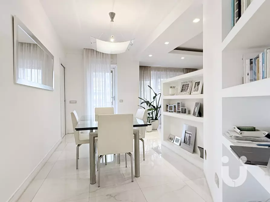 Immagine 7 di Appartamento in vendita  in Via Elio Vittorini a Roma