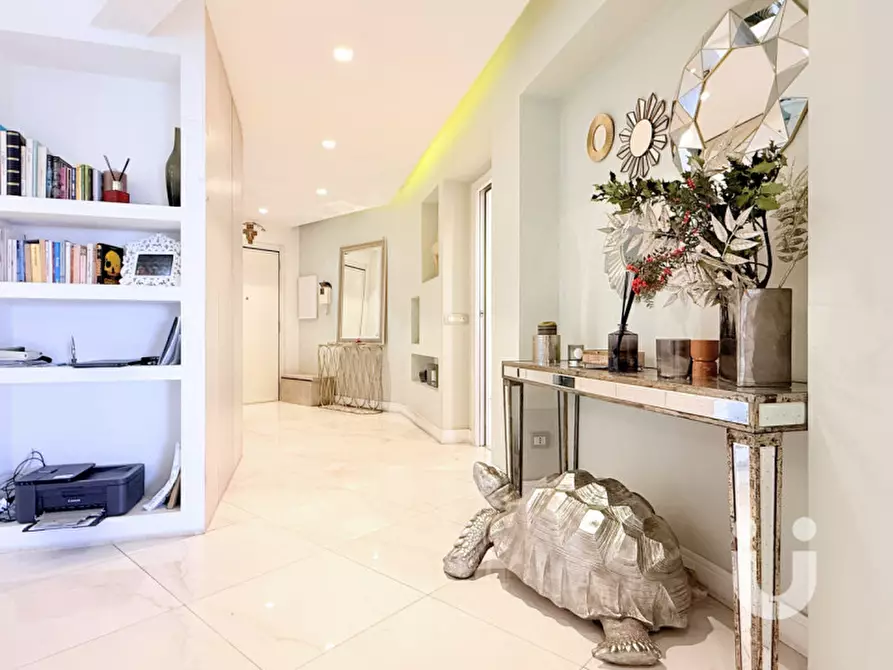 Immagine 13 di Appartamento in vendita  in Via Elio Vittorini a Roma