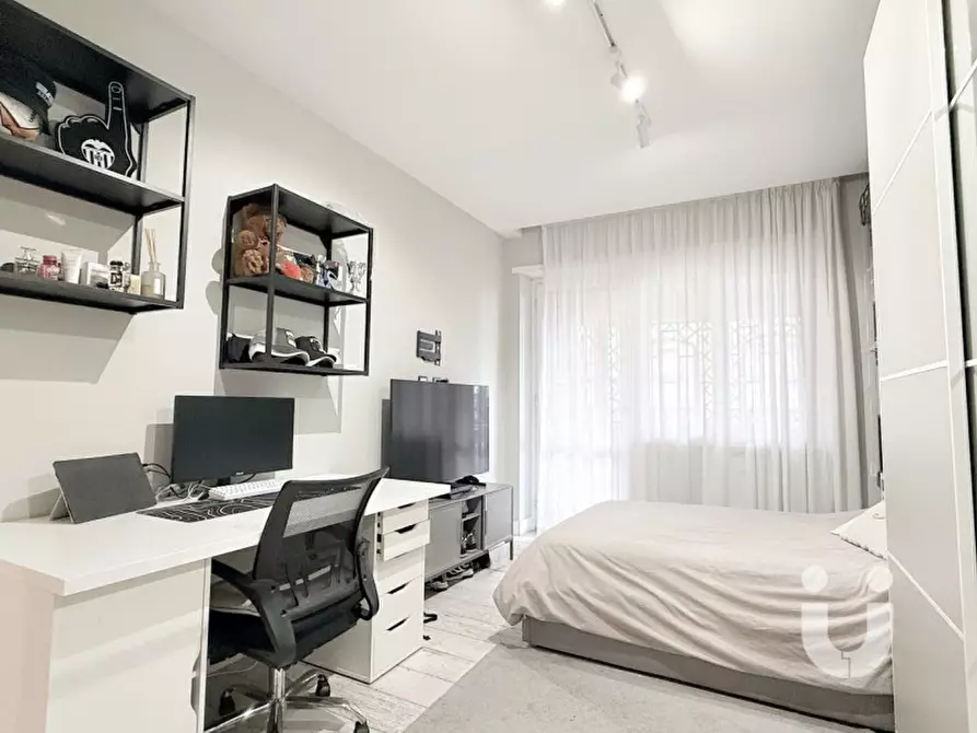 Immagine 21 di Appartamento in vendita  in Via Elio Vittorini a Roma