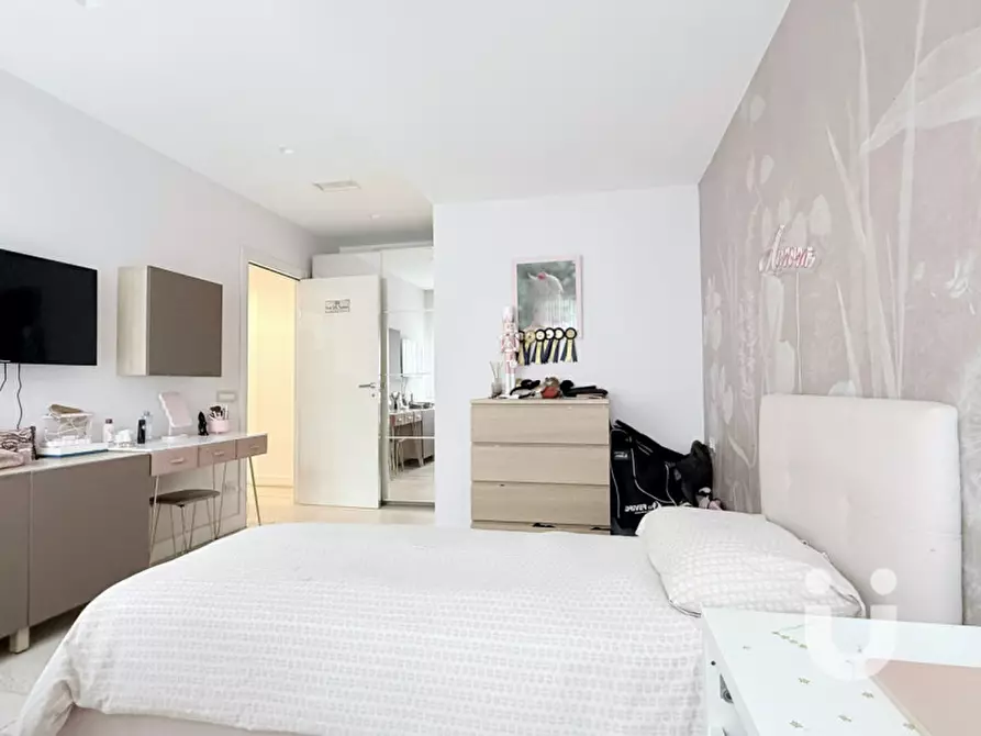 Immagine 24 di Appartamento in vendita  in Via Elio Vittorini a Roma