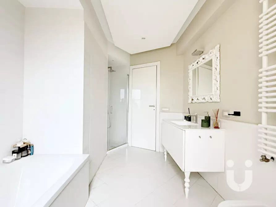 Immagine 26 di Appartamento in vendita  in Via Elio Vittorini a Roma