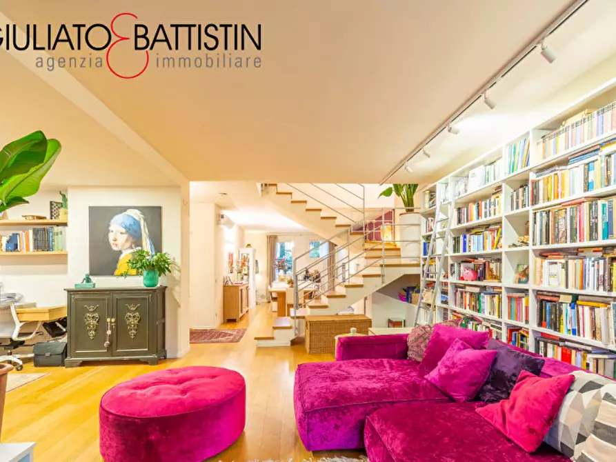 Immagine 1 di Casa bifamiliare in vendita  in Strada dei Pizzolati a Vicenza