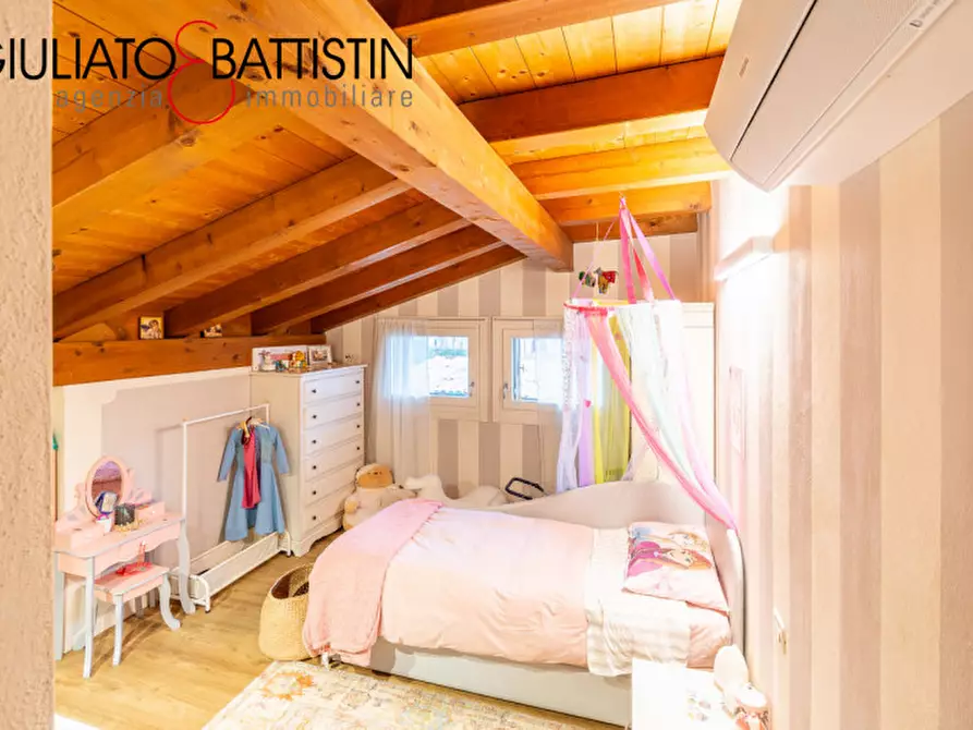 Immagine 10 di Casa bifamiliare in vendita  in Strada dei Pizzolati a Vicenza