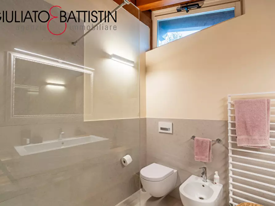 Immagine 12 di Casa bifamiliare in vendita  in Strada dei Pizzolati a Vicenza