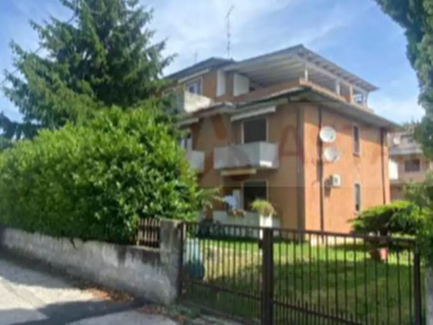 Immagine 2 di Appartamento in vendita  in Via Bologna a Torri Di Quartesolo