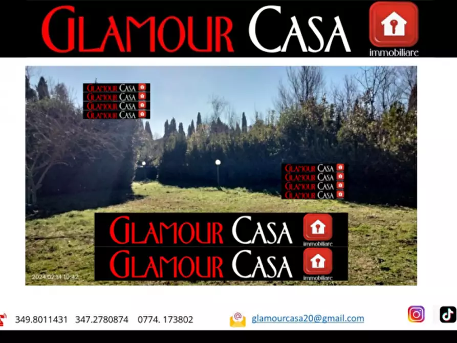 Immagine 4 di Villa in vendita  in Via Erode Attico a Roma