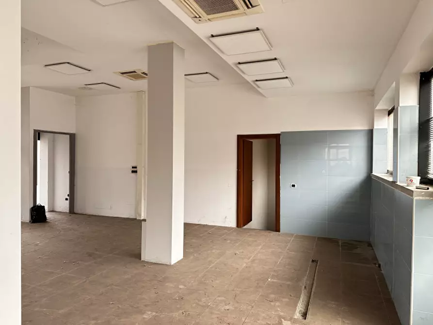 Immagine 16 di Attività commerciale in vendita  in via Dell'Artigiano a Bologna