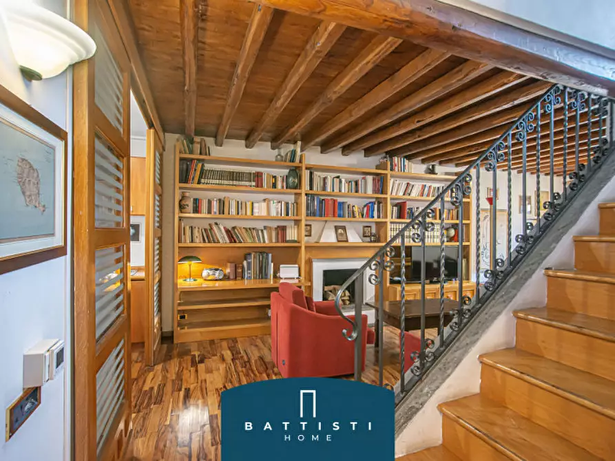 Immagine 25 di Attico in vendita  in Piazza di San Silvestro a Roma