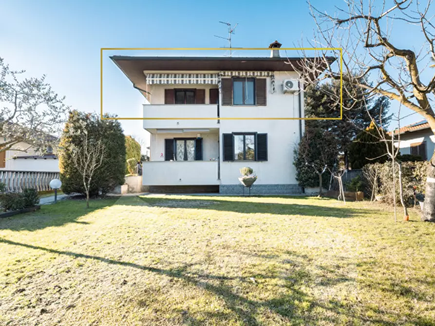 Immagine 1 di Appartamento in vendita  in VIA MATTEOTTI 78 a Lonate Pozzolo