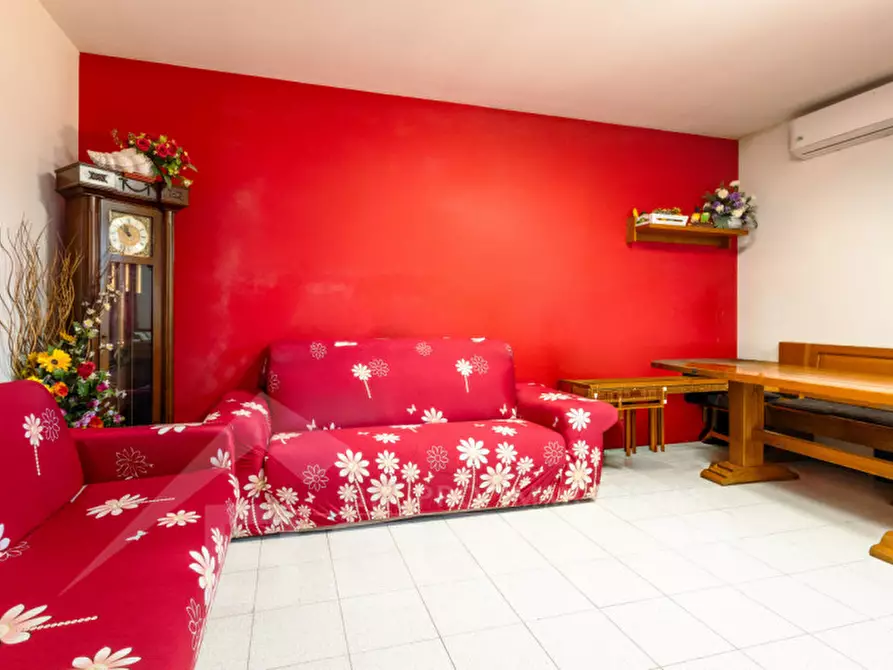 Immagine 8 di Appartamento in vendita  in VIA MATTEOTTI 78 a Lonate Pozzolo