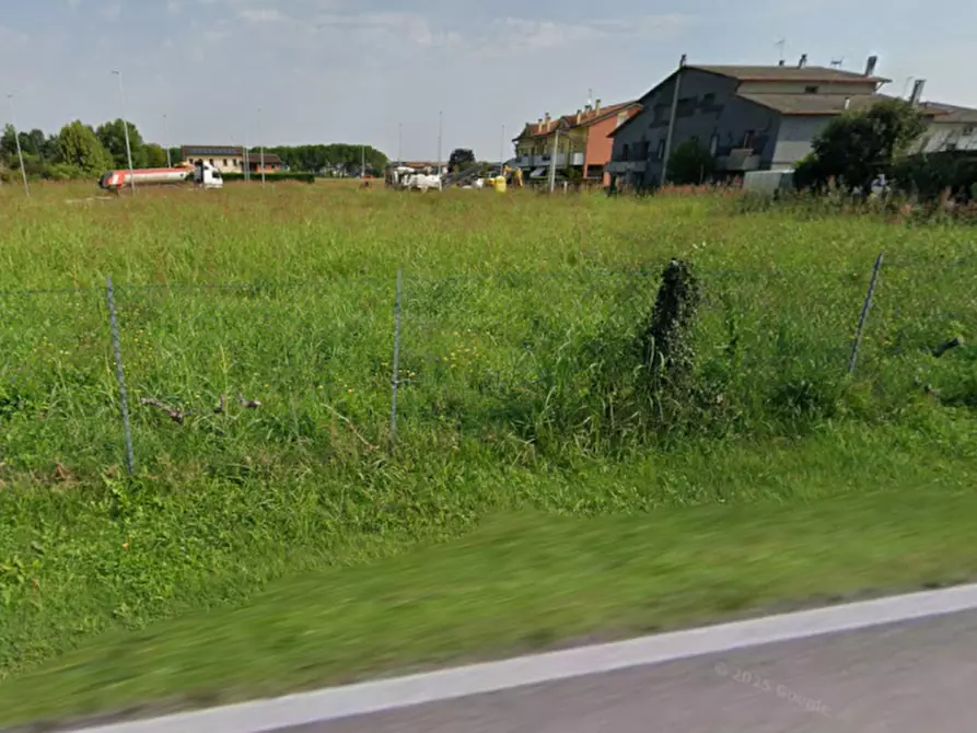 Immagine 2 di Terreno in vendita  in Via Ugo Foscolo a Selvazzano Dentro