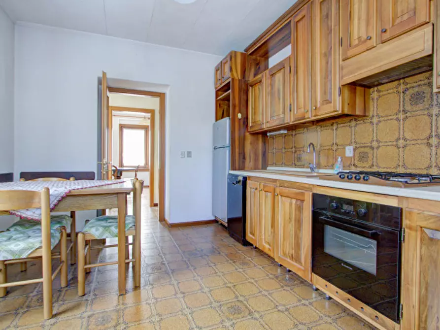 Immagine 5 di Appartamento in vendita  in Via santi Fabiano e Sebastiano a Porte Di Rendena