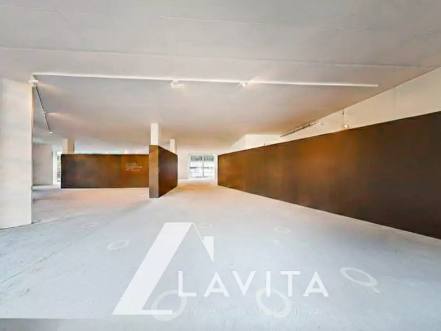 Immagine 7 di Attività commerciale in vendita  in via Arnaria a Ortisei .St Ulrich.