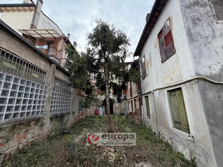 Immagine 3 di Palazzo in vendita  in contrà XX Settembre - San Domenico a Vicenza