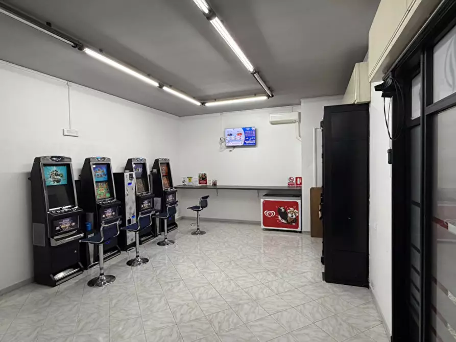 Immagine 8 di Attività commerciale in vendita  in Via Modica Sorda a Modica