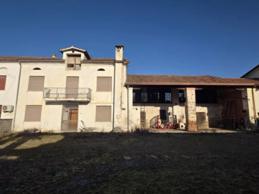 Immagine 4 di Rustico / casale in vendita  in Via Carità a Castelfranco Veneto