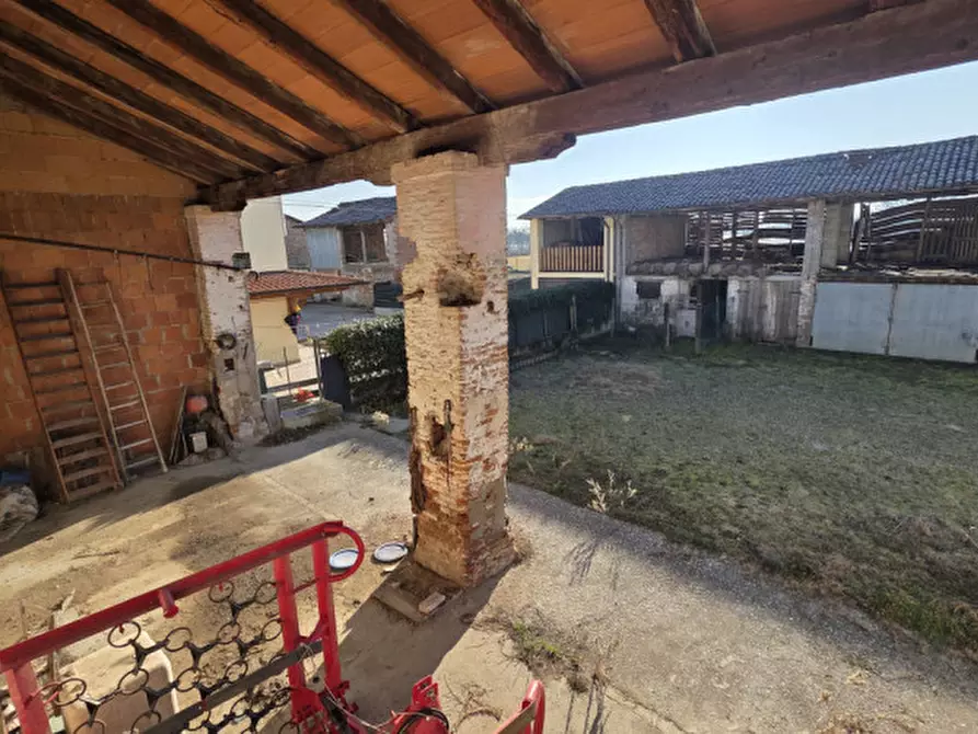 Immagine 10 di Rustico / casale in vendita  in Via Carità a Castelfranco Veneto