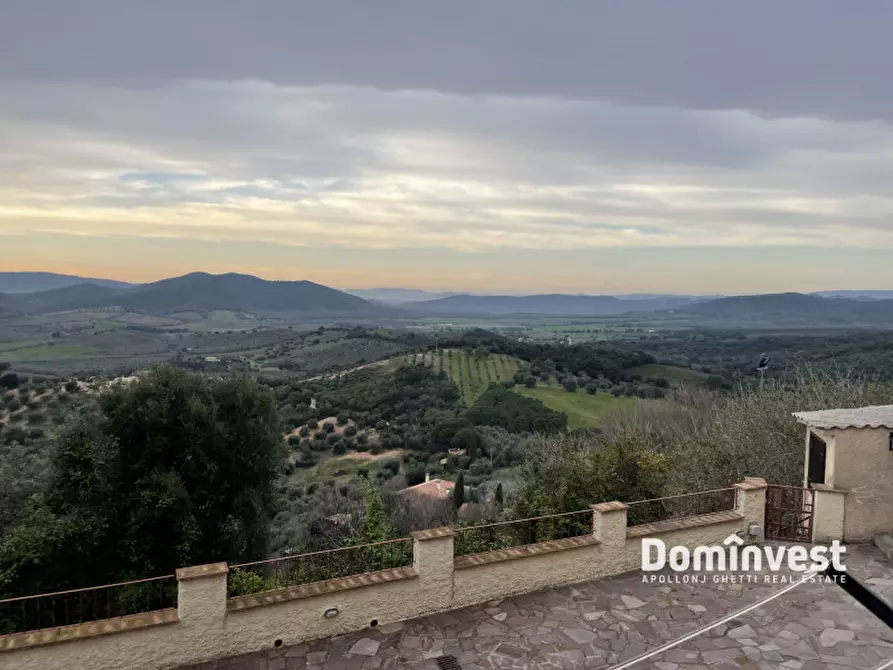 Immagine 1 di Casa bifamiliare in vendita  in via circonvallazione a Capalbio