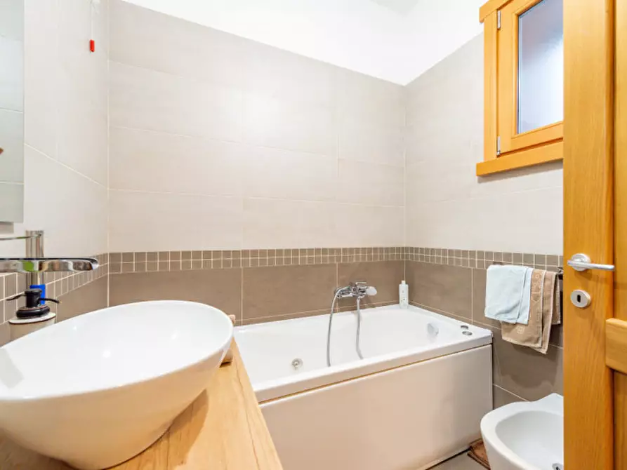 Immagine 16 di Appartamento in vendita  in VIA GOLFO DEL TIGULLIO 37 a Roma