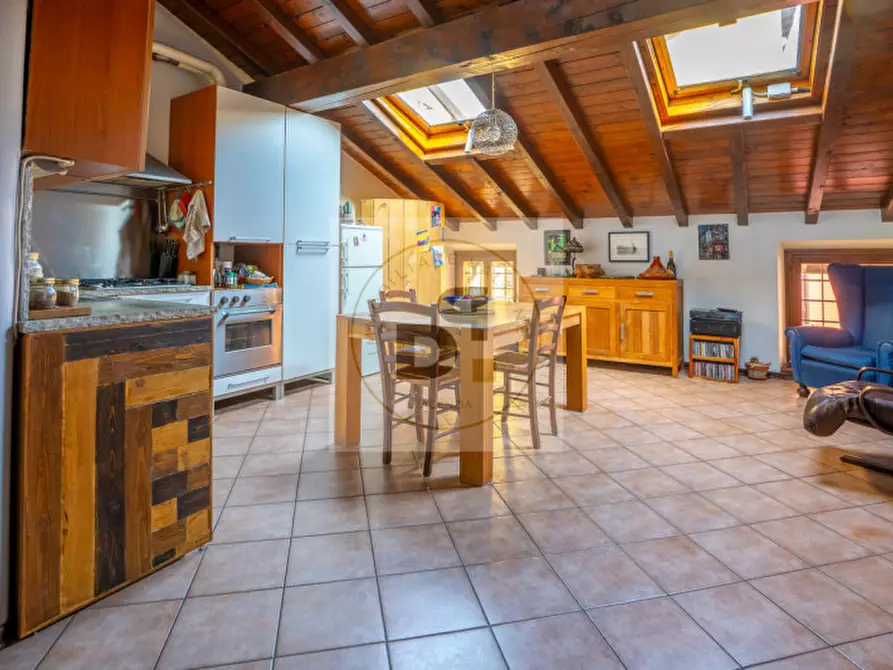 Immagine 1 di Appartamento in vendita  in gasparo a Salò