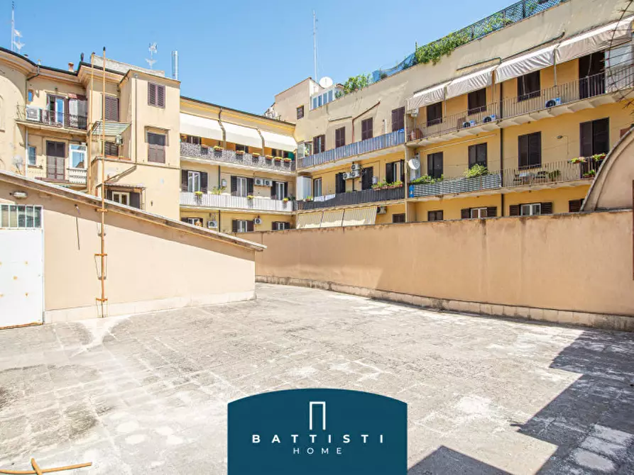 Immagine 11 di Appartamento in vendita  in Via Gaeta a Roma