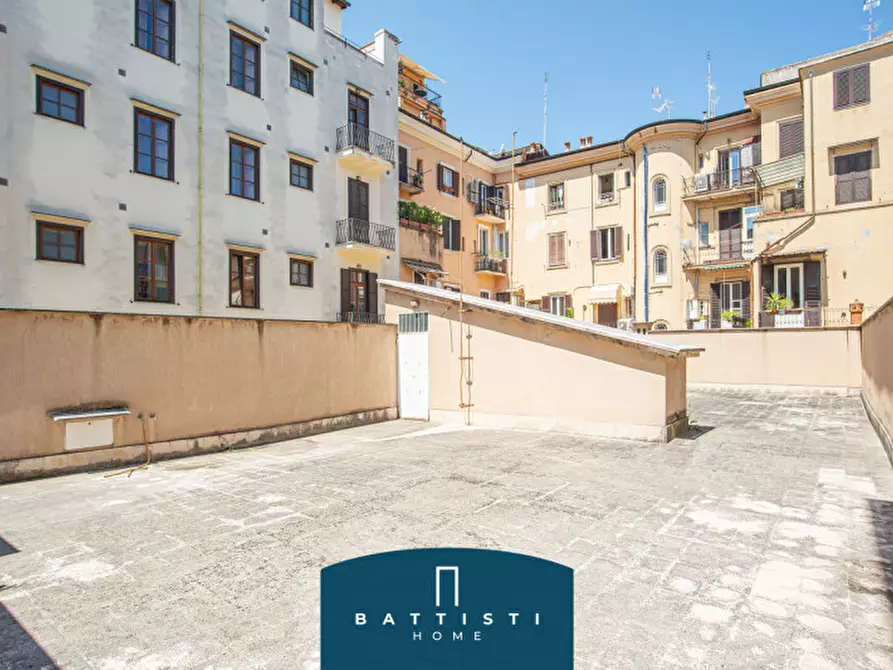 Immagine 12 di Appartamento in vendita  in Via Gaeta a Roma