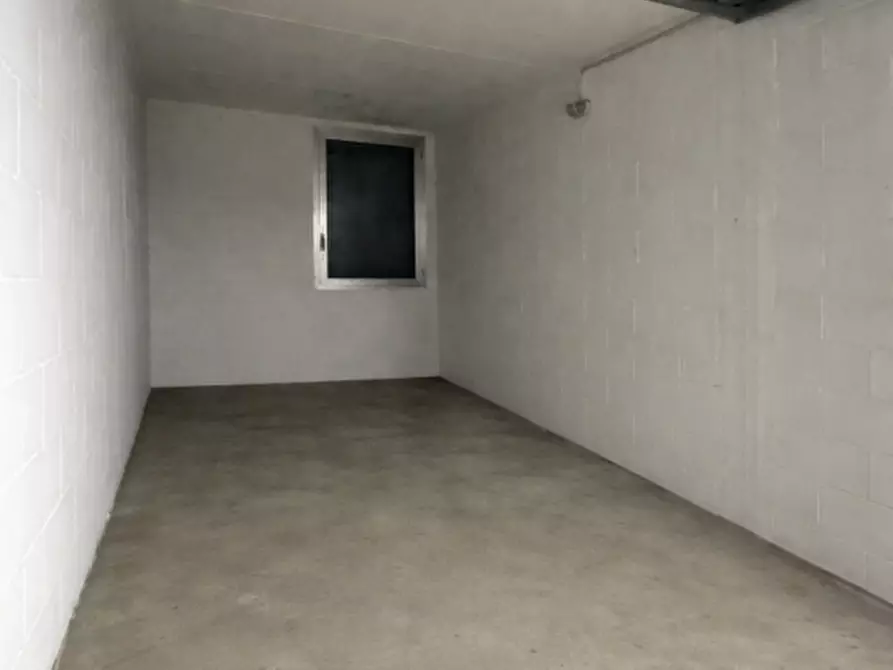 Immagine 2 di Garage in vendita  in Via Metastasio a Brescia