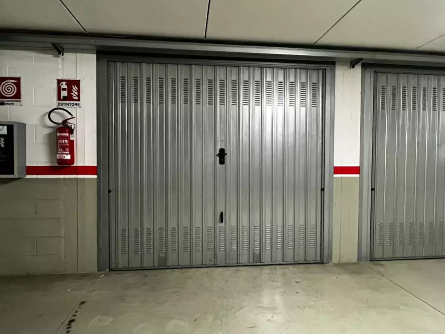 Immagine 3 di Garage in vendita  in Via Metastasio a Brescia