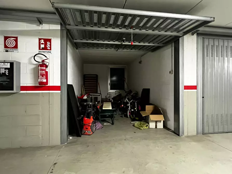 Immagine 5 di Garage in vendita  in Via Metastasio a Brescia