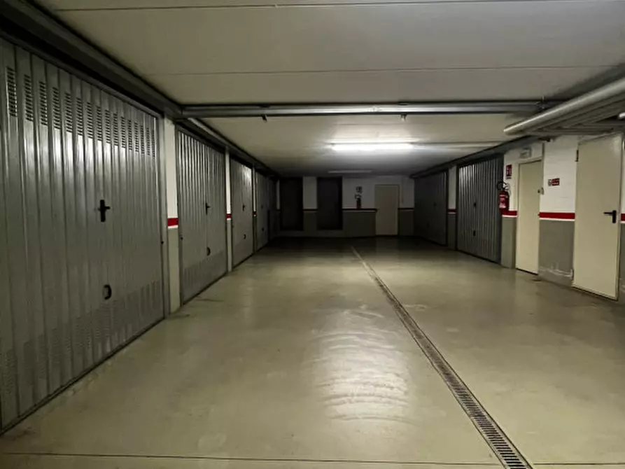 Immagine 8 di Garage in vendita  in Via Metastasio a Brescia