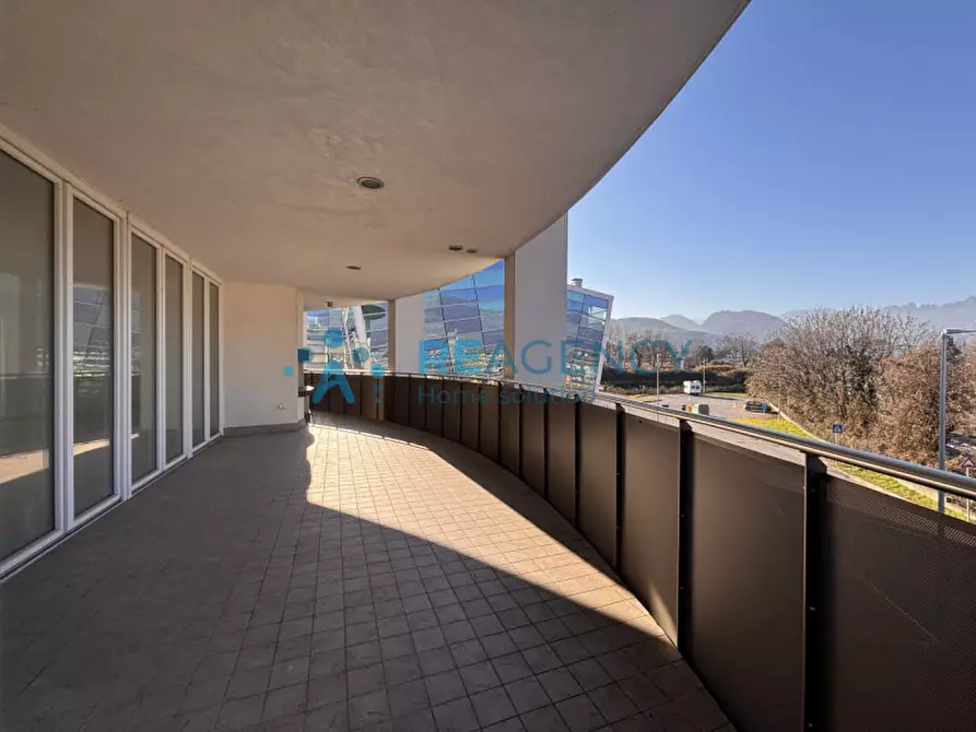 Immagine 9 di Attico in vendita  in Via Istria a Schio