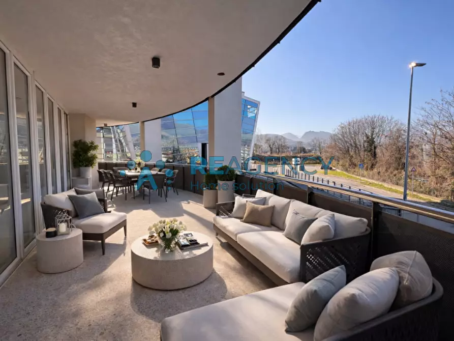 Immagine 10 di Attico in vendita  in Via Istria a Schio