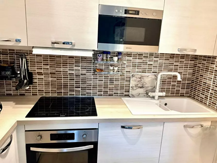 Immagine 4 di Appartamento in vendita  in via Cadizzoni 8 a Brescia