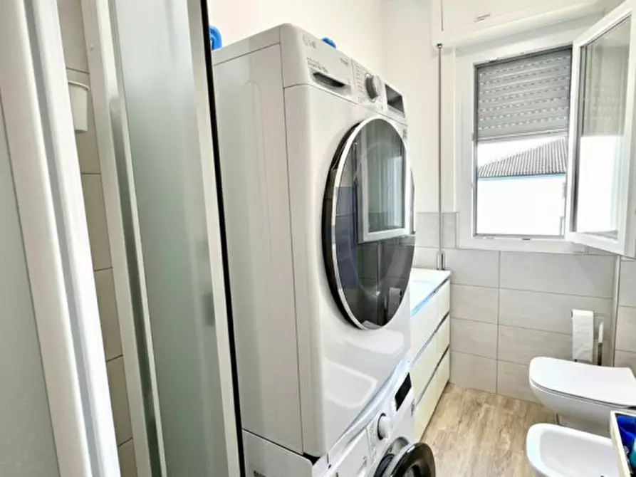 Immagine 16 di Appartamento in vendita  in via Cadizzoni 8 a Brescia