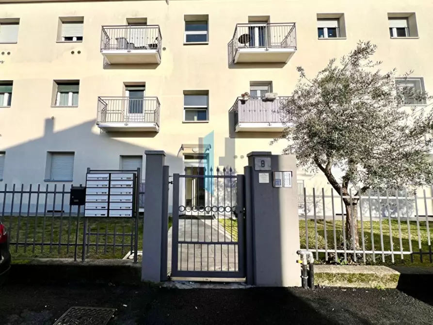 Immagine 23 di Appartamento in vendita  in via Cadizzoni 8 a Brescia